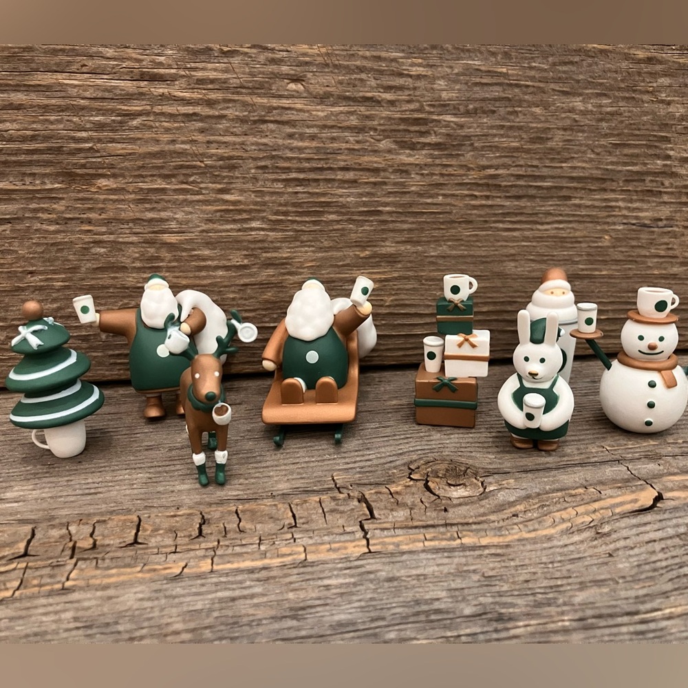 Starbucks 2017 JAPAN Christmas Coffee Santa eGift Figures HTF